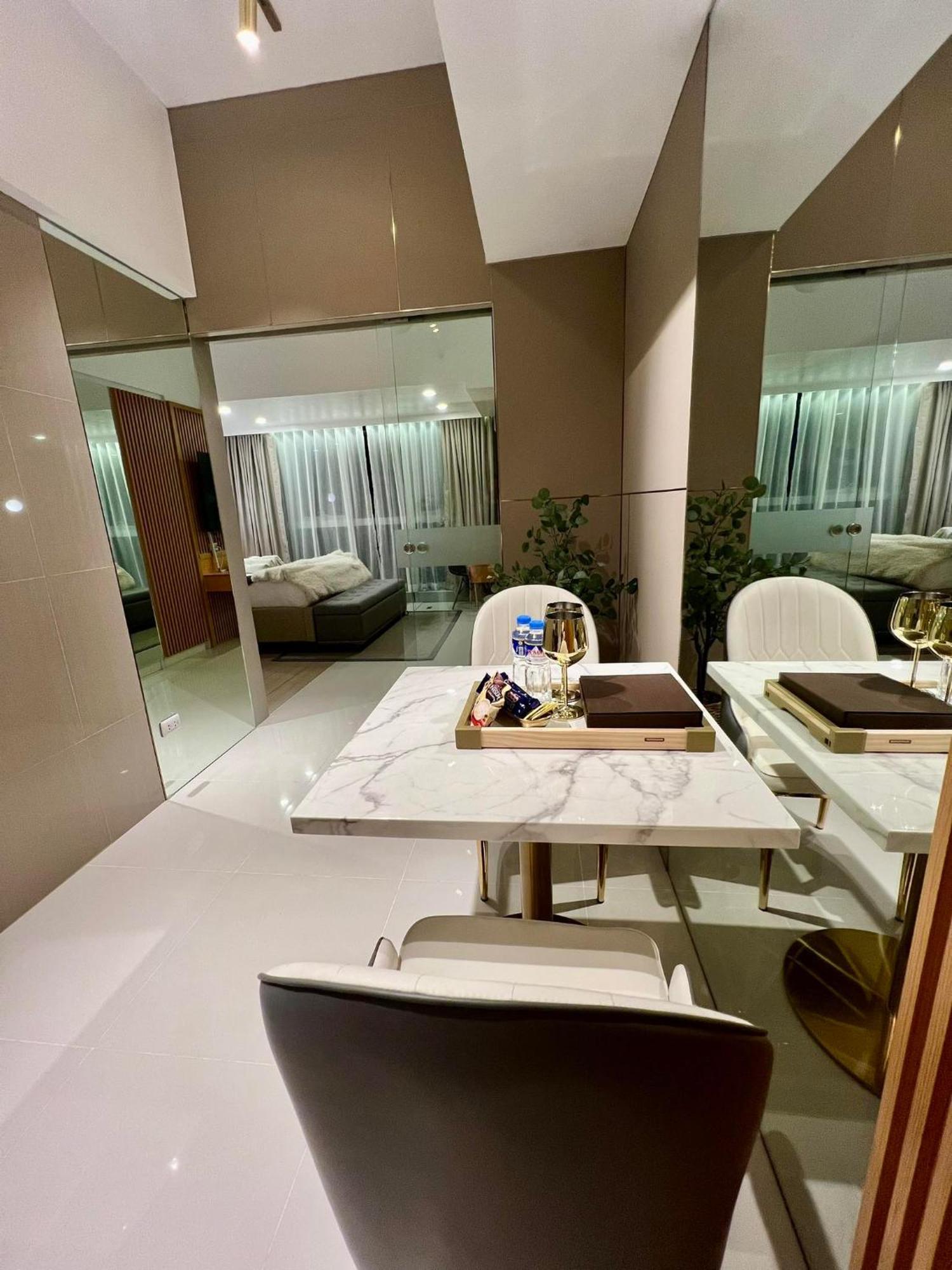 Hotel Vibe Condo At Uptown Parksuites Bgc Taguig Extérieur photo