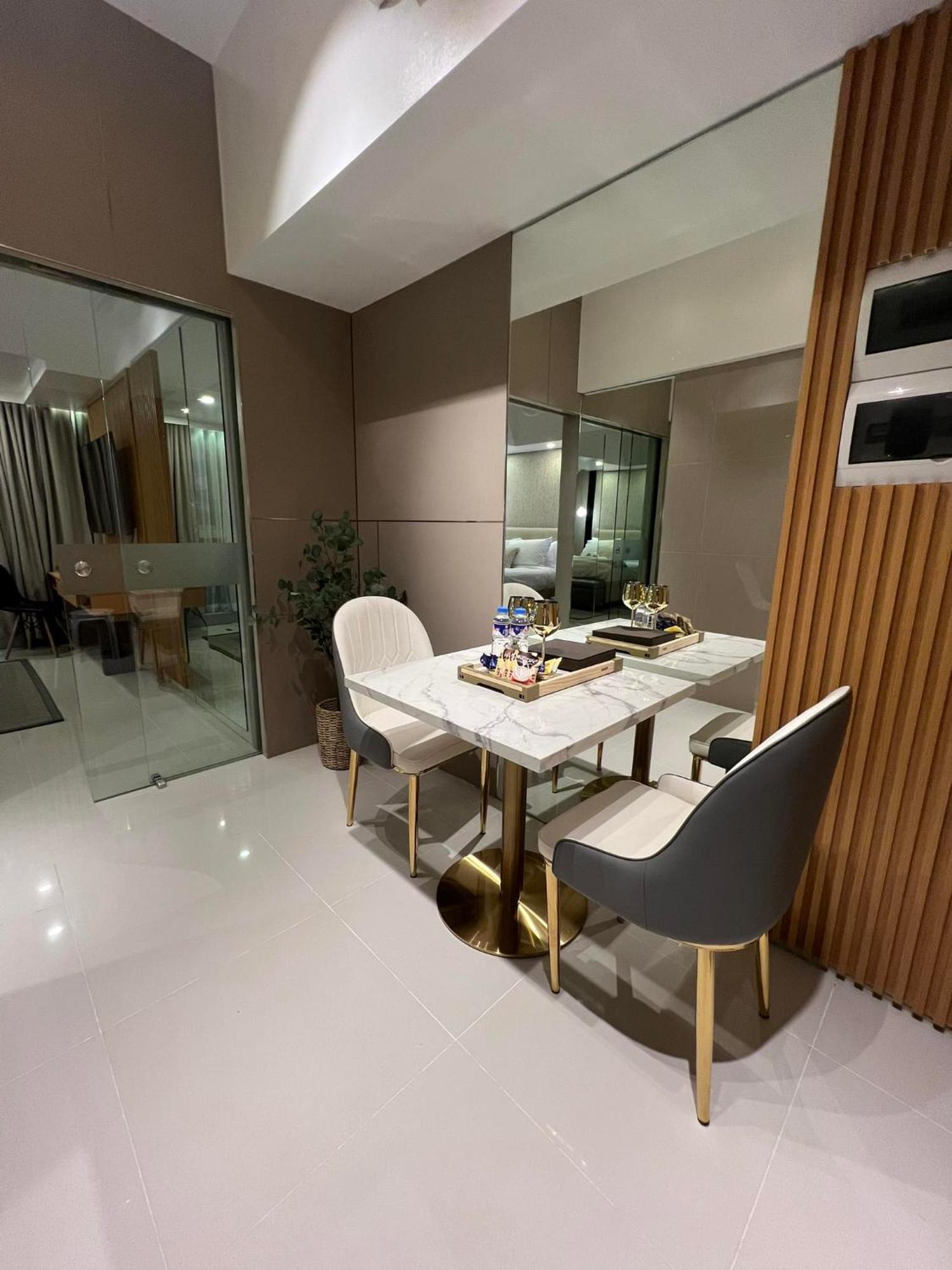 Hotel Vibe Condo At Uptown Parksuites Bgc Taguig Extérieur photo
